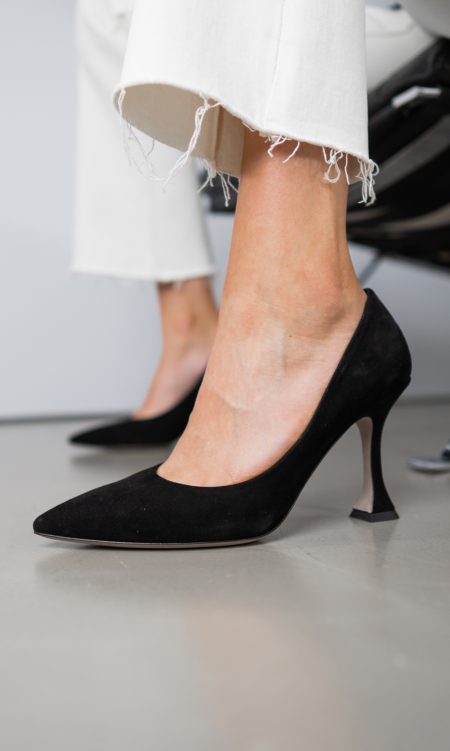 LC Lauren Conrad Suede Bow Black High Heels - Size 9 | Black high heels,  Ankle strap chunky heels, Suede bow